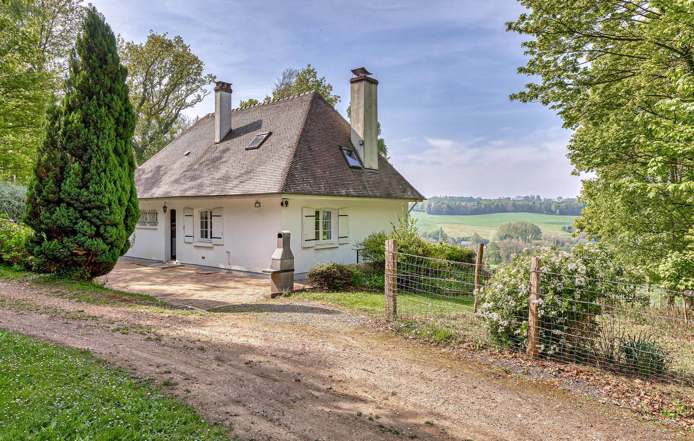Holiday home for 10 people with terrace in Catenay, Rouen region