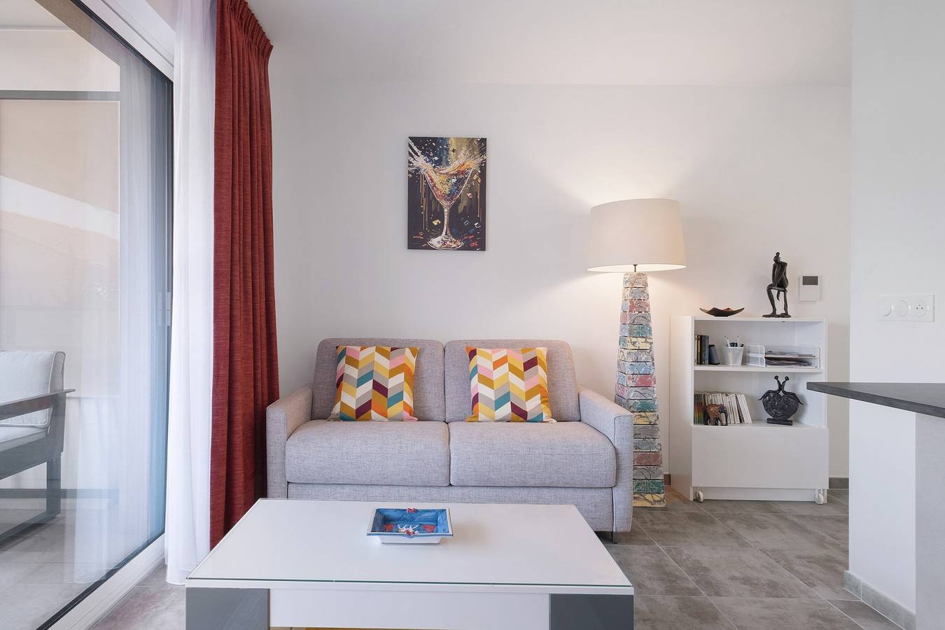 Appartamento intero, Appartamento T2 nuovo vicino al mare e al centro, terrazza privata, Wi-Fi, aria condizionata in Cagnes-sur-Mer, Costa mediterranea (Francia)