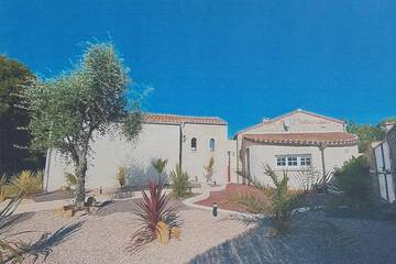 Location de vacances pour 4 personnes, avec terrasse ainsi que jardin et piscine à Legé