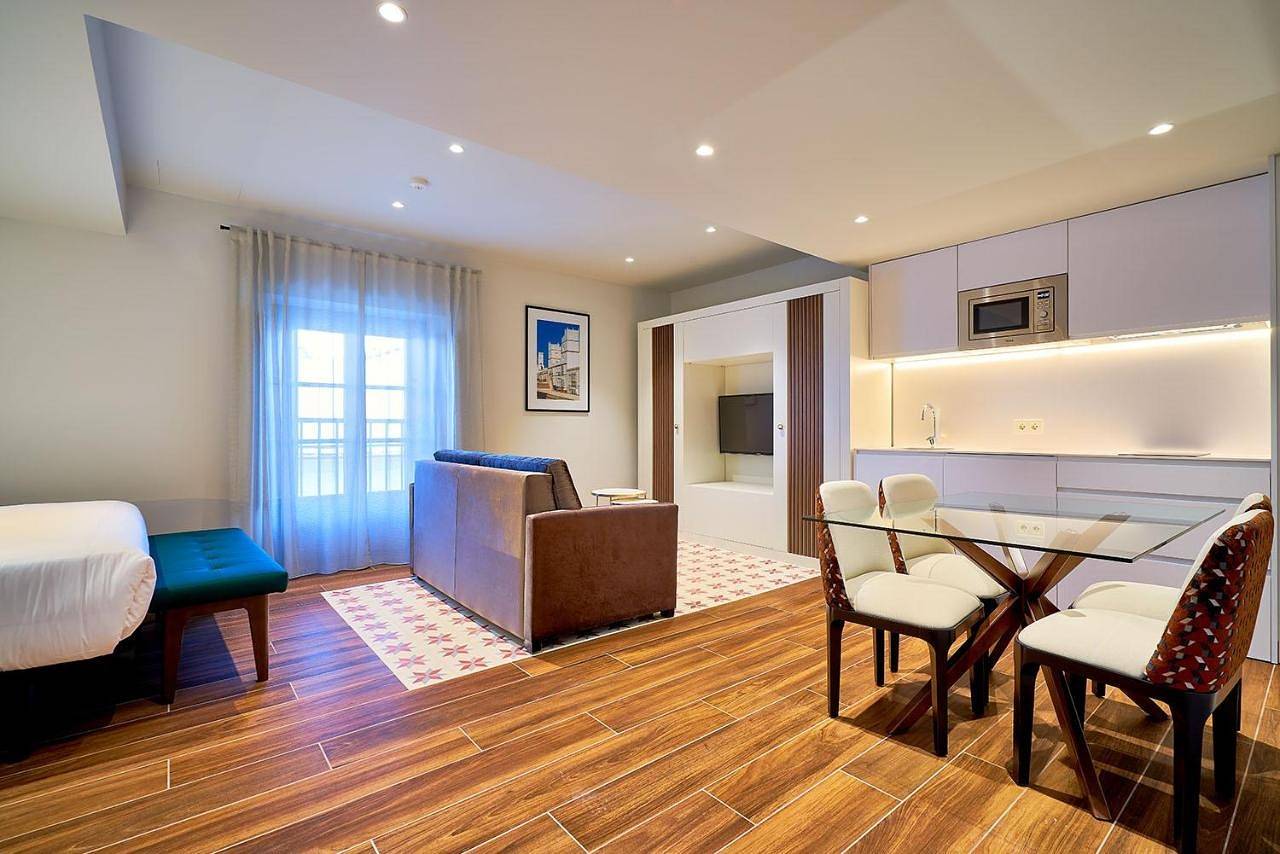 Entire apartment, Holiday apartment for 4 people with pool in Cadiz Old Town, Cádiz