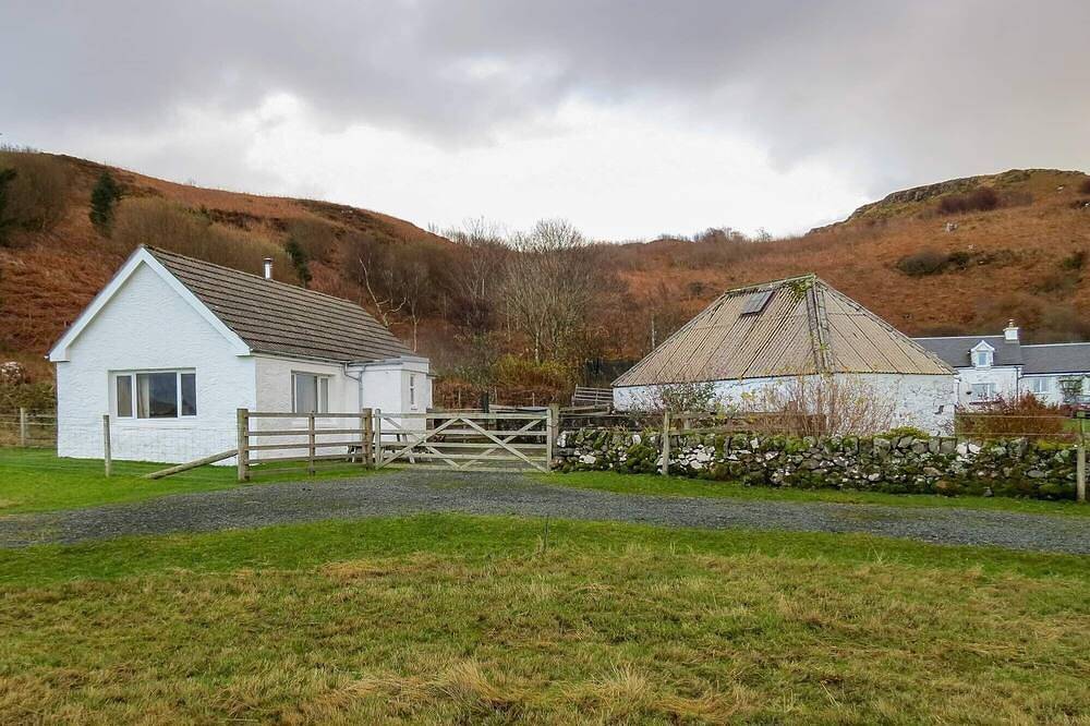 Ormsaig Byre - Peaceful rural location with sea views in Argyll & Bute