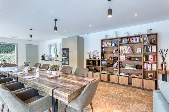 Location de vacances pour 20 personnes, avec terrasse ainsi que piscine et sauna, animaux acceptés à Le Castellet - 4