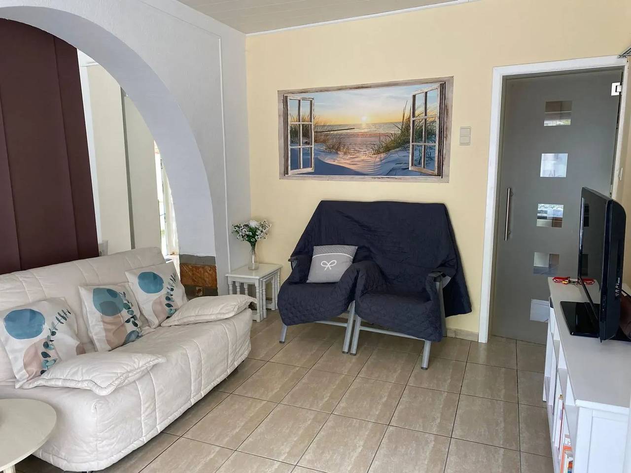 Entire apartment, Charming Studio in Charleroi City Center, 75 m² with Terrace in Charleroi, Hainaut