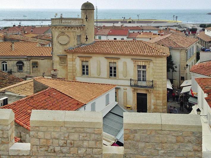 Casa vacanza per 4 persone, con terrazza e piscina in Camargue