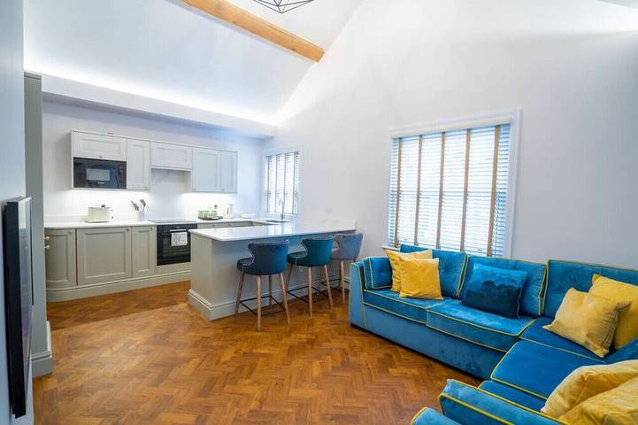 Apartment for 5 people in Crawley