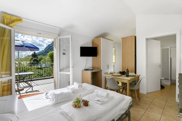 Gîte pour 4 personnes, avec vue sur le lac et balcon, adapté aux familles dans Porlezza - 4