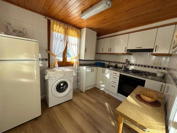 Gîte pour 6 personnes, avec vue ainsi que jardin et terrasse à Espot - 4