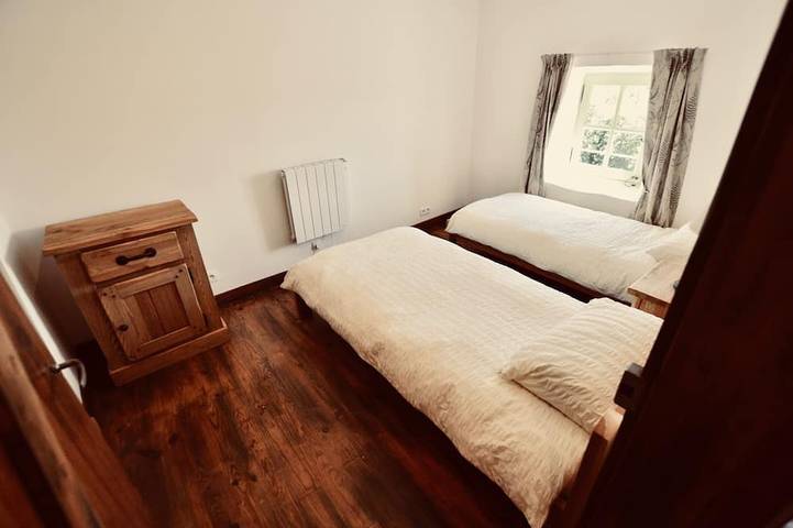 Gîte pour 4 personnes, avec jardin ainsi que piscine et balcon à Riols - 4