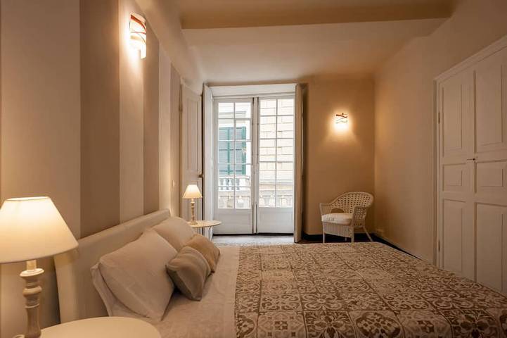 Appartamento intero, Old Genoa Apartment- Superior fronte Acquario in Genova (Città), Genoa