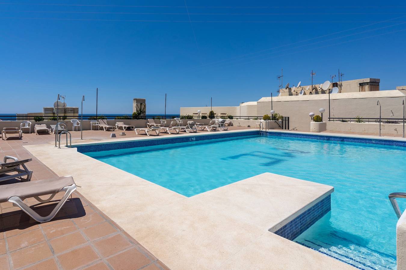 Entire apartment, Apartment with Shared Pool, Sea View, Wi-Fi and Air Conditioning in Marbella Centre, Marbella