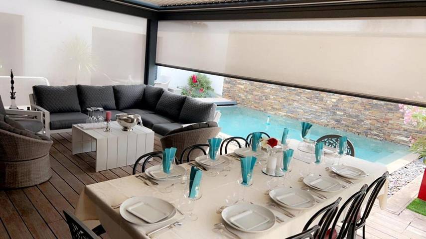 Chambre d’hôte pour 2 personnes, avec Balcon et Terrasse ainsi que Piscine et Vue à La Rochelle