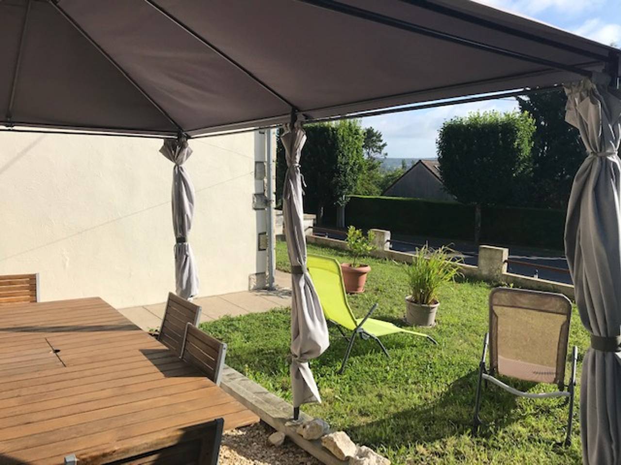Entire apartment, T2 with garden, terrace and Wifi 1km from the Spa in La Roche-Posay, Vienne
