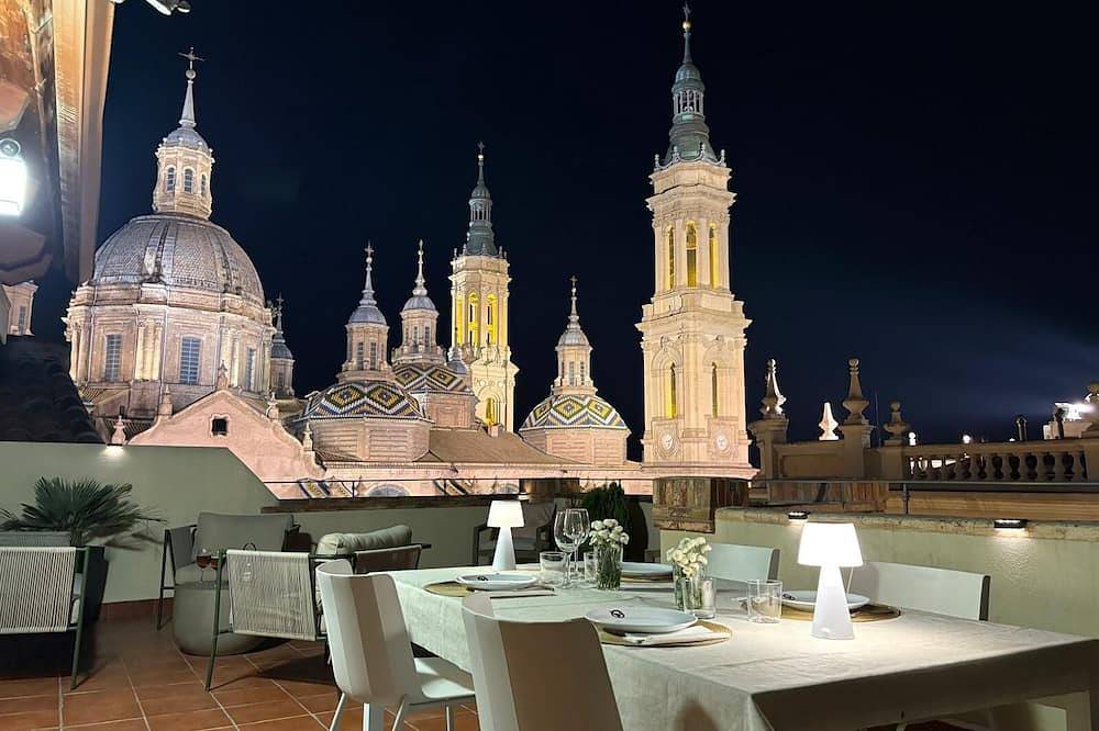 Appartement entier, Loft-style penthouse, with unbeatable views of the Plaza del Pilar. in Saragosse, Province de Saragosse