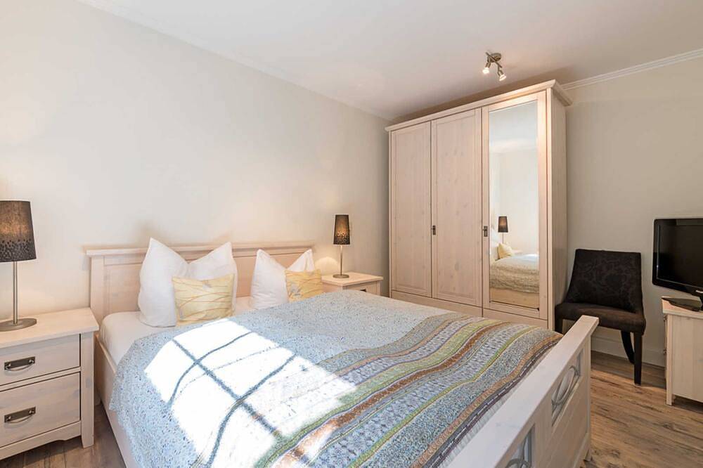 Leuchtturmblick West von A&M - Leuchtturmblick West in Kampen (Sylt), Sylt