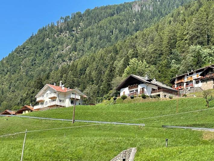 Gîte pour 4 personnes, avec Balcon ainsi que Terrasse et Vue dans Pracorno Di Rabbi