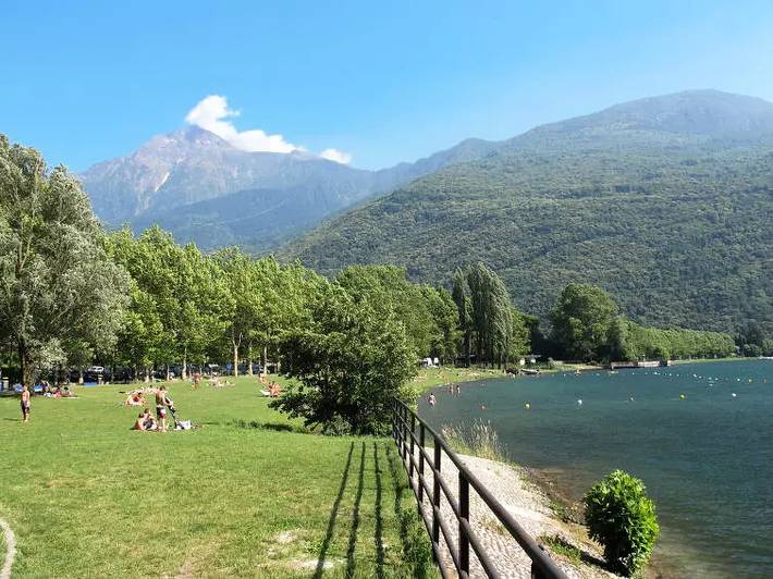 Ferienhaus für 4 Personen, mit Terrasse und Garten sowie Pool am Comer See