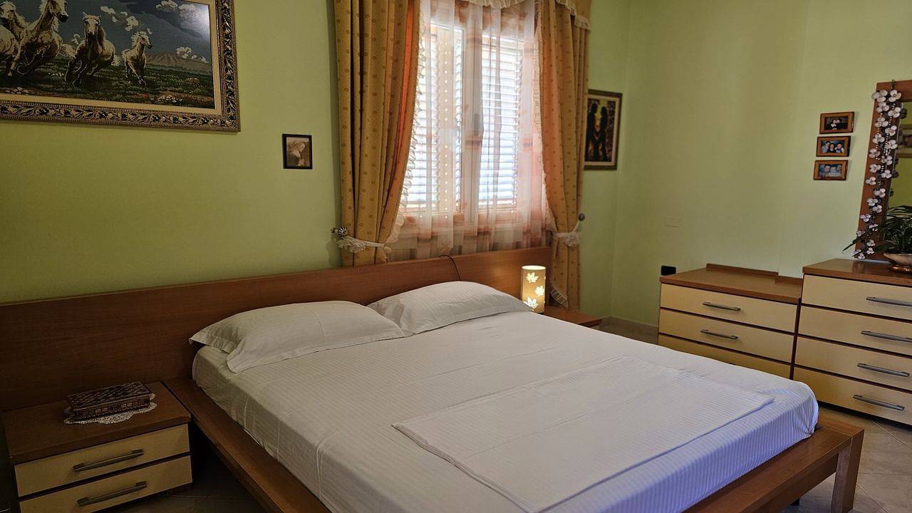 Ganze Ferienwohnung, Ferienwohnung für 5 Personen (115 m²) in Bashkia e Vlorës in Vlorë (Stadt), Vlorë