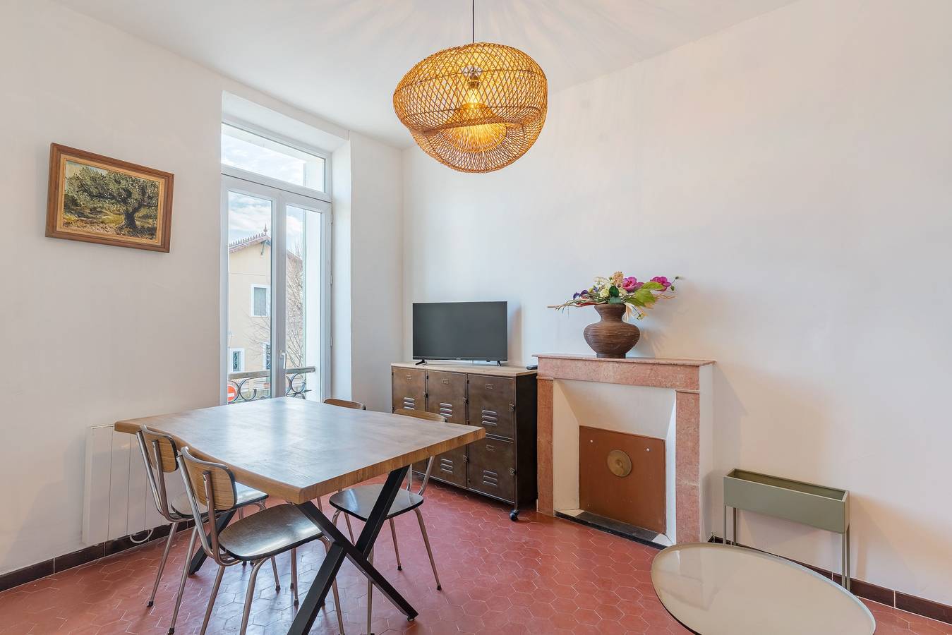 Ganze Wohnung, Appartement „Le Gîte du Forgeron“ in La Tour-d'Aigues, Regionaler Naturpark Luberon