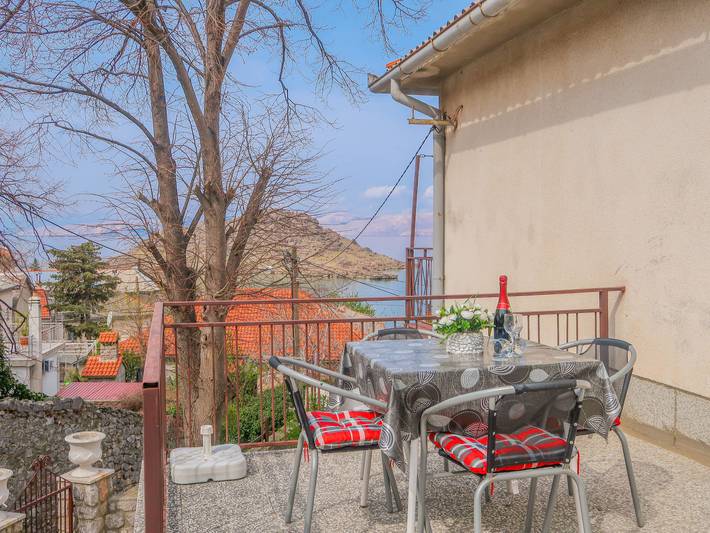 Ferienwohnung für 4 Personen, mit Balkon und Terrasse in Sveti Juraj