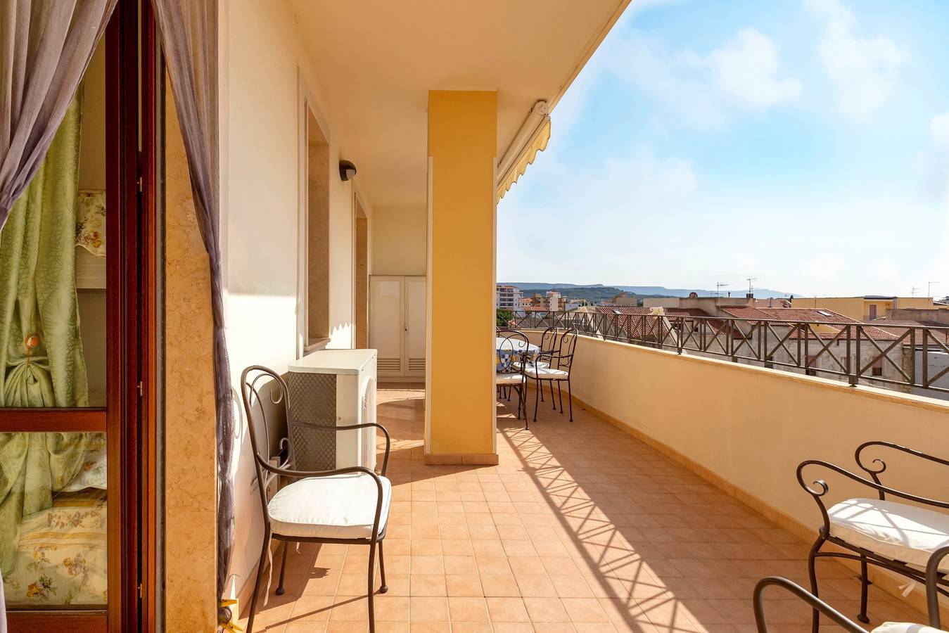 Ganze Wohnung, Ferienwohnung "Adriatico" nahe dem Strand mit Meerblick, A/C & Terrasse in Lido San Giovanni, Alghero