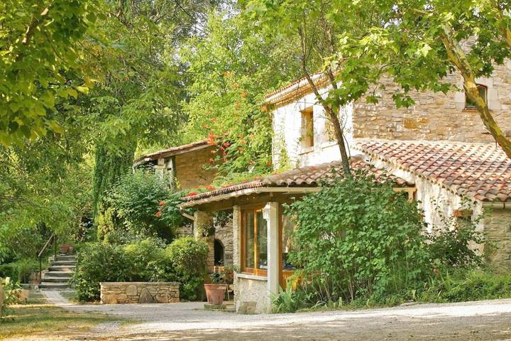 Chambre d’hôte pour 8 personnes, avec piscine et jardin