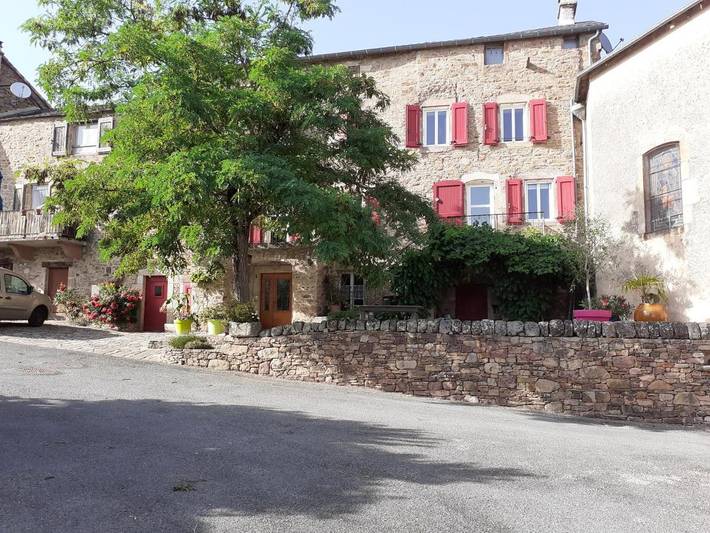 Location de vacances pour 5 personnes, avec Balcon ainsi que Terrasse et Vue à Viala-du-Tarn