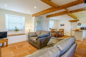 Log Cabin for 6 People in Pooley Bridge, Cumbria, Photo 4