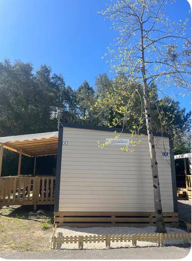 Camping pour 6 personnes, avec piscine et jacuzzi ainsi que jardin et bassin pour enfant à Capbreton - 2