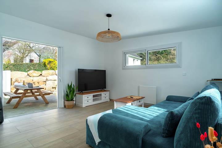 Location de vacances pour 12 personnes, avec terrasse ainsi que jardin et piscine à Clohars-Carnoët - 2