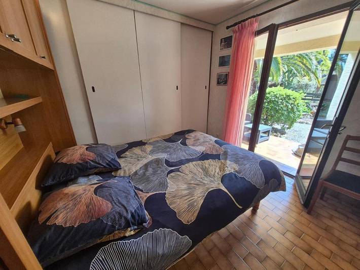 Location de vacances pour 8 personnes, avec jardin ainsi que piscine et terrasse, animaux acceptés à Saint-Génis-des-Fontaines - 4