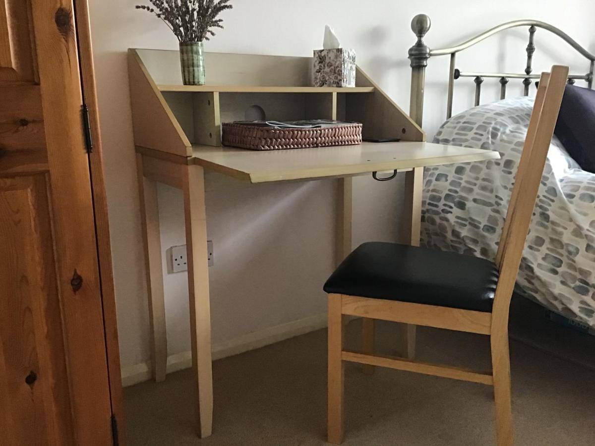 Deluxe Double Room with Shower in Mudeford, Christchurch