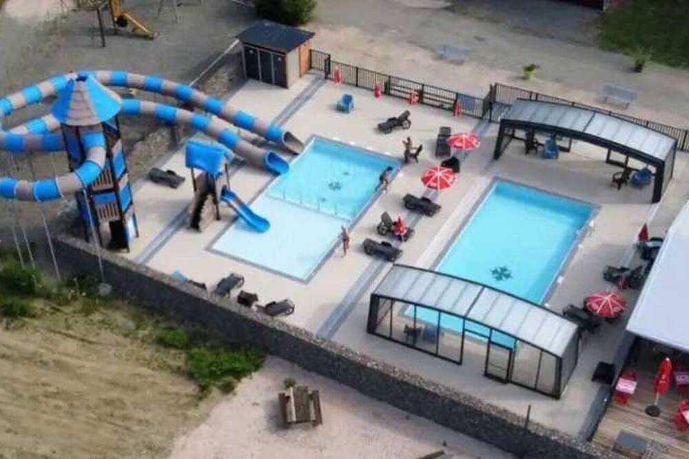Zecamping 3 étoiles parc aquatique pet friendly mobil-home Tv 27m2 in Seix, Parc naturel régional des Pyrénées ariégeoises