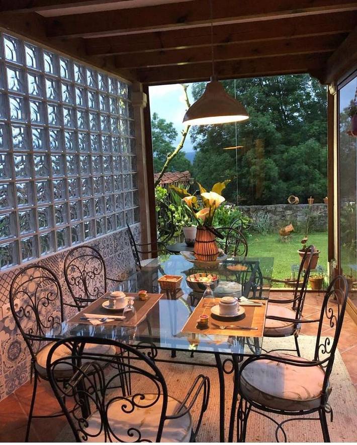 Cama y desayuno para 4 personas, con Balcón y Terraza además de Jardín y Vistas en Villacarriedo