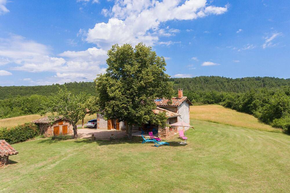 Superbe maison en pierre aux portes de la Forêt in Sainte-Cécile-du-Cayrou, Région d'Albi