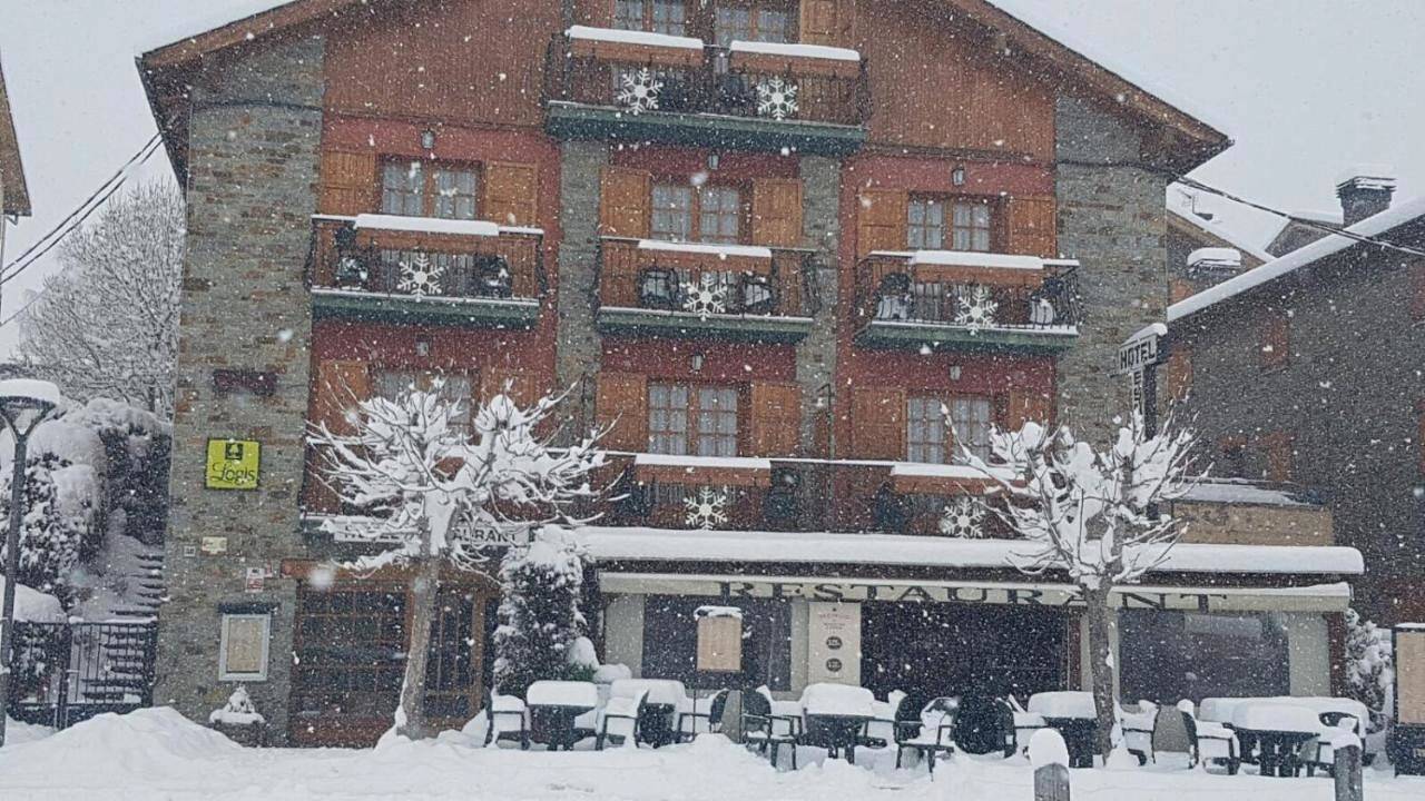 Hotel para 10 personas con terraza in Llivia, Parque Natural Regional de los Pirineos Catalanes