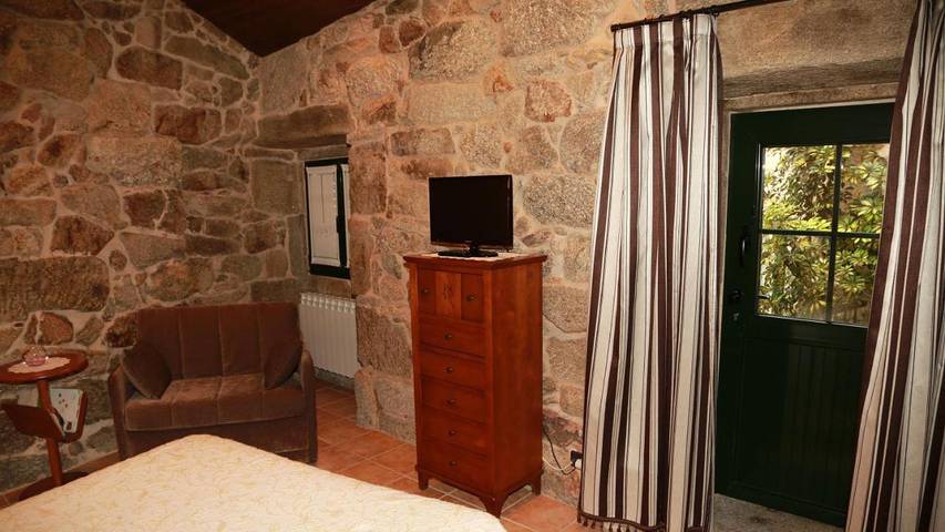Casa rural para 4 personas, con Jacuzzi y Terraza además de Jardín y Piscina en Provincia de Pontevedra - 4