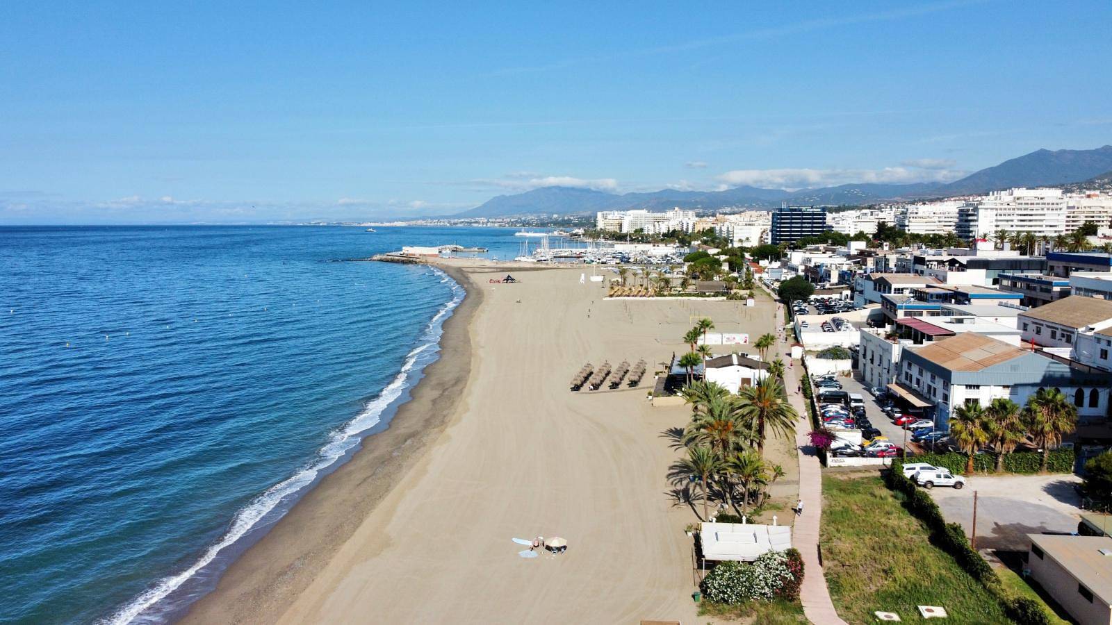 Ganze Wohnung, Ferienwohnung für 4 Personen mit Balkon/Terrasse in Marbella Ost, Marbella