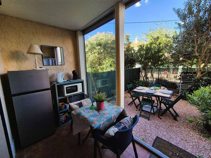 Entire studio, Ground-floor studio, air conditioning, close to the sea, parking in Saint-Mandrier-sur-Mer, Mediterranean Coast (France)