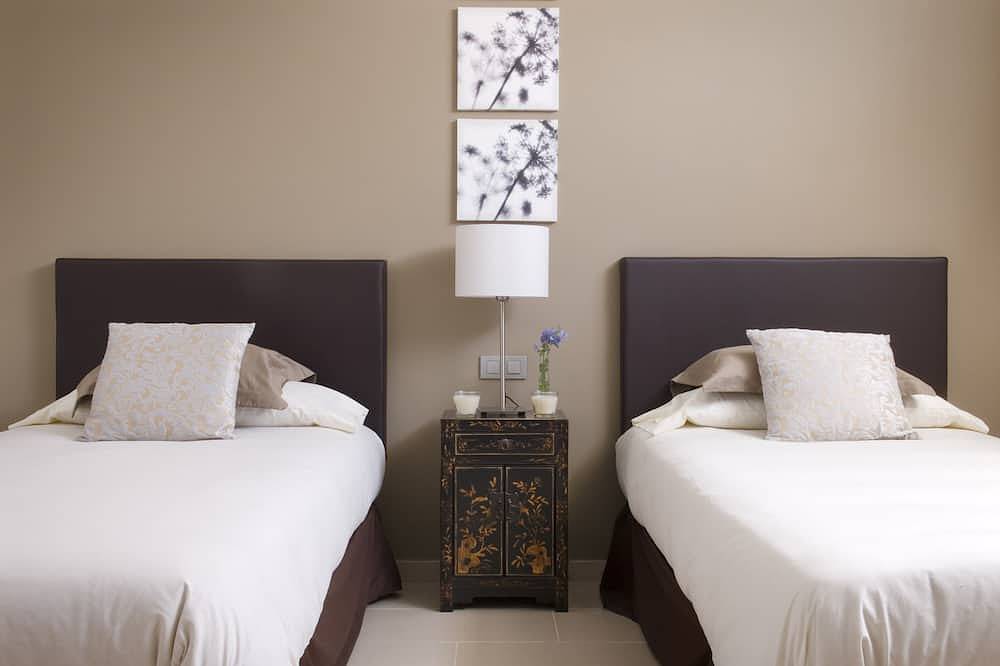 Modern villa with heated pool, wifi and air conditioning in Los Mojones in Puerto del Carmen, Tías