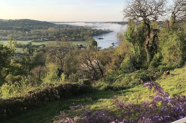 Location de vacances pour 11 personnes, avec jardin et terrasse à Queaux