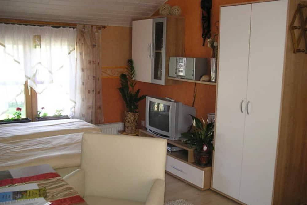 Ganze Wohnung, Fewo 3 - Ferienhaus To Hus in Thesenvitz, Bergen auf Rügen