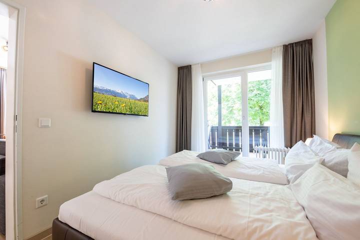 Ferienwohnung für 4 Personen, mit Balkon und Ausblick an der Zugspitzland - 3