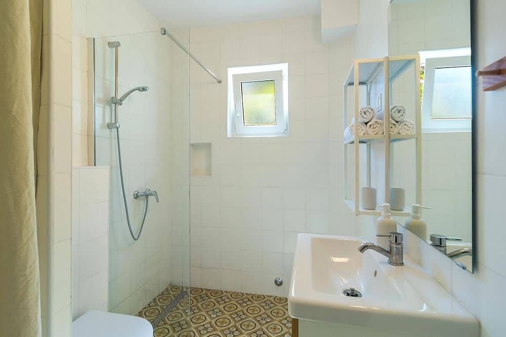 3 bedroom amazing home in Jelsa in Jelsa, Hvar