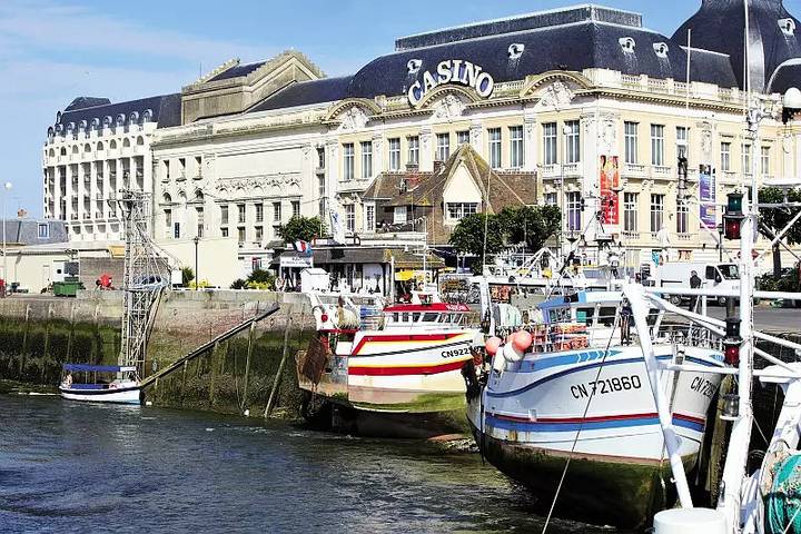 Gîte pour 5 personnes, avec piscine dans Casino de Trouville - 4