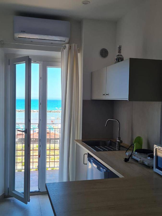 B&b per 2 persone, con Balcone e Terrazza nonché Panorama a Falconara Marittima