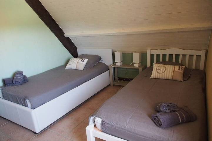 Location de vacances pour 4 personnes, avec piscine ainsi que terrasse et jardin à Saint-Vincent-le-Paluel - 3