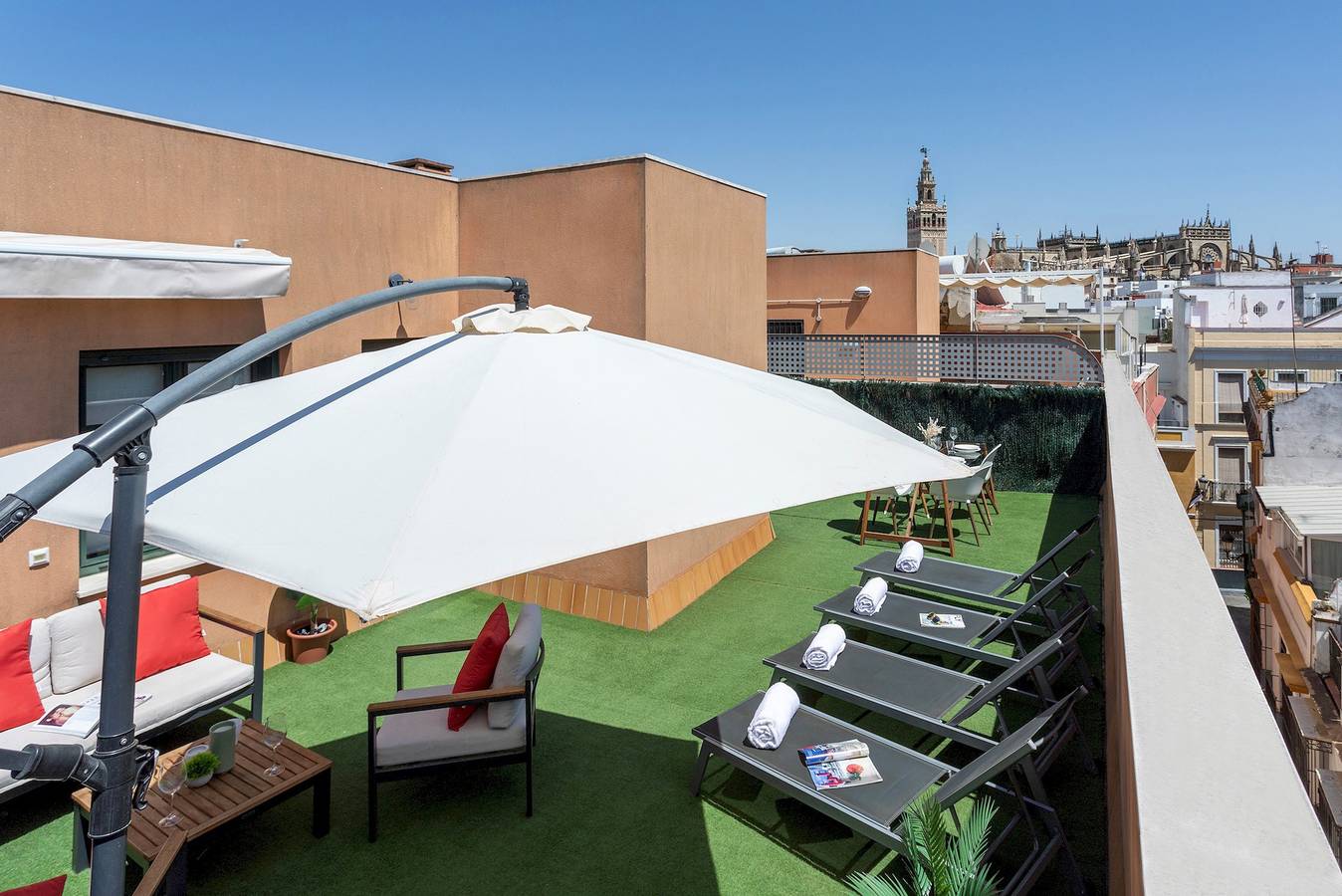 Ganze Wohnung, Ferienwohnung für 6 Personen mit Terrasse in Casco Antiguo, Sevilla