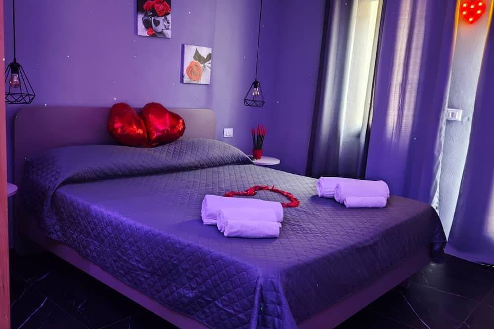 Entire apartment, Euphoria Infinity Suite with Jacuzzi and Sauna in Porto Empedocle, Agrigento Province