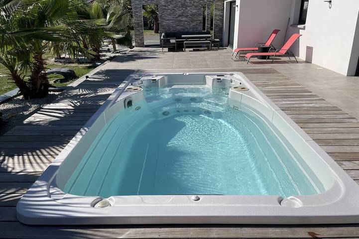 Villa für 8 Personen, mit Terrasse und Garten sowie Whirlpool - 1