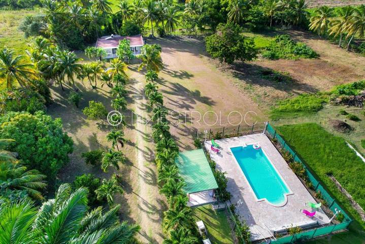 Maison de vacances pour 2 personnes, avec vue ainsi que piscine et jardin en Guadeloupe